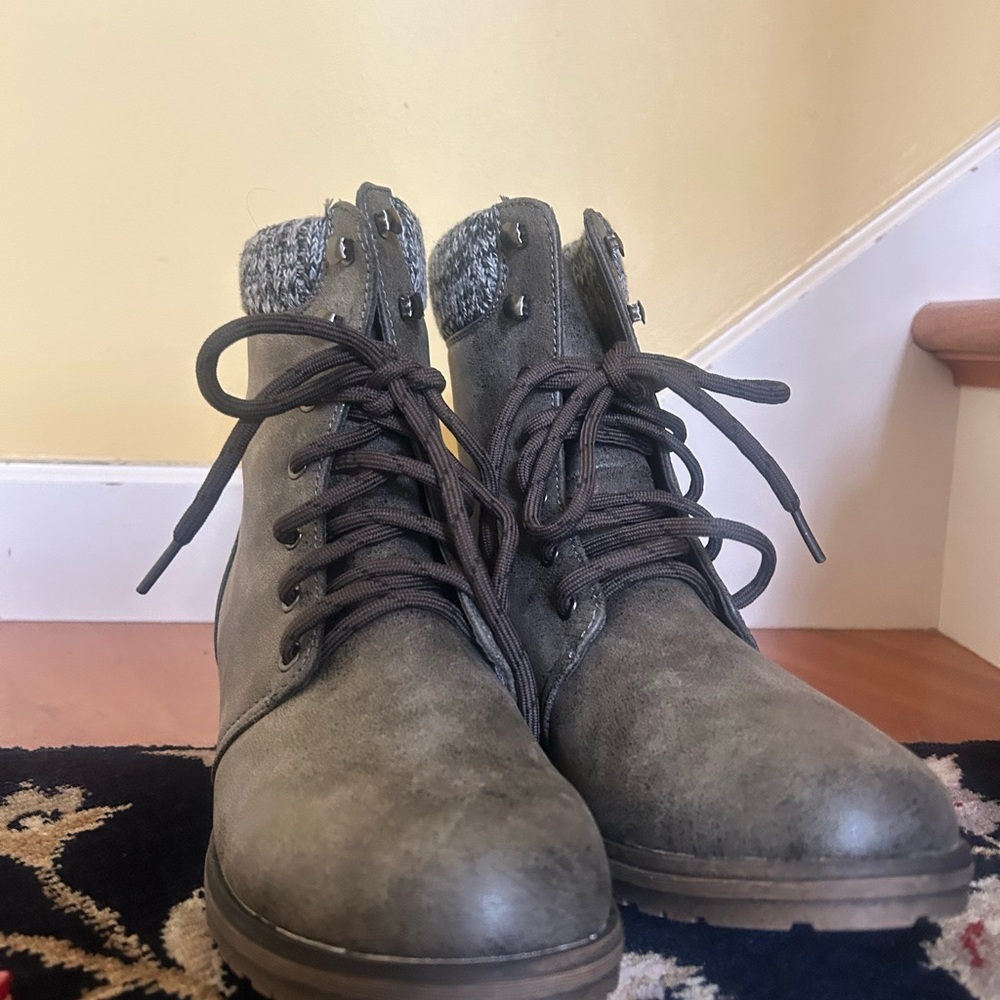 JustFab Gray Combat Boots with Knit Cuff New - Picture 5 of 5